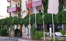 Uemit Hotel